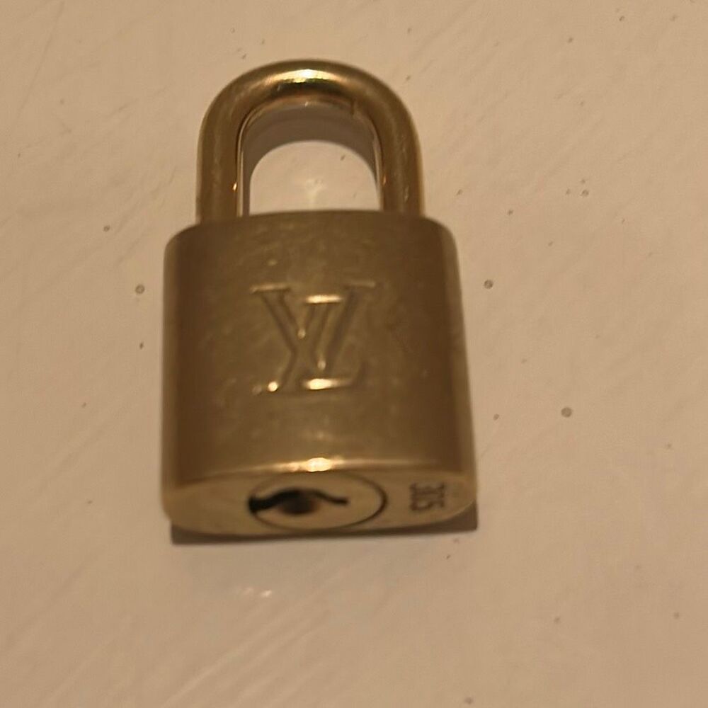 Louis Vuitton Paris Women's Padlock Lock NO Key Gold Brass #305 Authentic